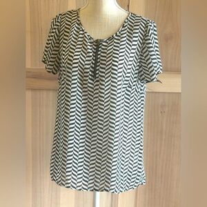 Spense Geometric Short Sleeve Blouse. Exposed Zipper | Sheer | Women’s Sz-M